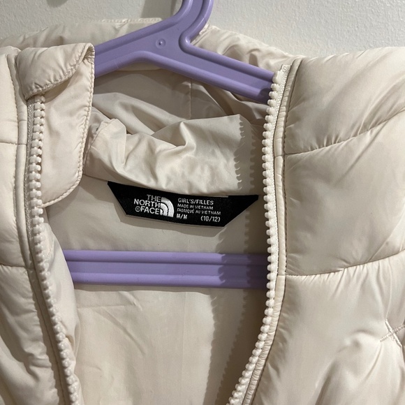 The North Face Girls Puffer Jacket - Picture 3 of 6